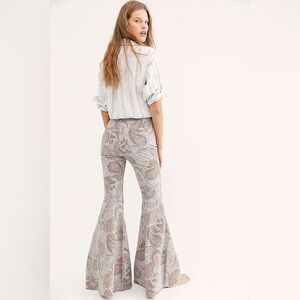 We The Free-JUST FLOAT ON FLARE - LIMESTONE PAISLEY